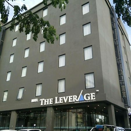 เดอะ เลฟเวอเรจ บิสซิเนส เต็ล Hotel ยะโฮร์บาห์รู ภายนอก รูปภาพ
