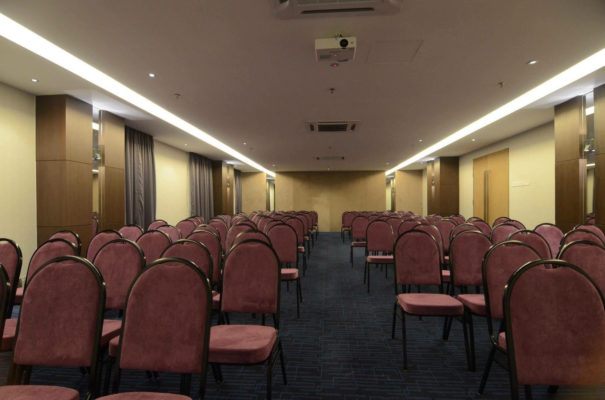 เดอะ เลฟเวอเรจ บิสซิเนส เต็ล Hotel ยะโฮร์บาห์รู ภายนอก รูปภาพ